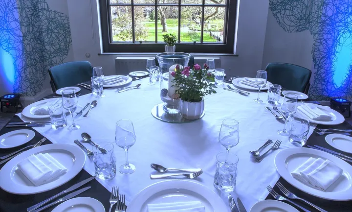 Receptions and Formal Dining